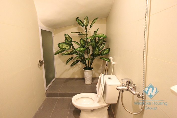 Nice studio available for lease on Au Co street, Tay Ho, Hanoi